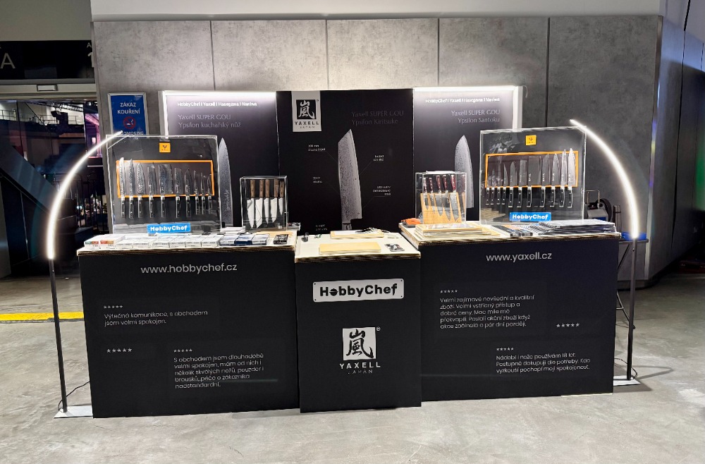 Hobby Chef — osvětlený stánek s noži Yaxell
